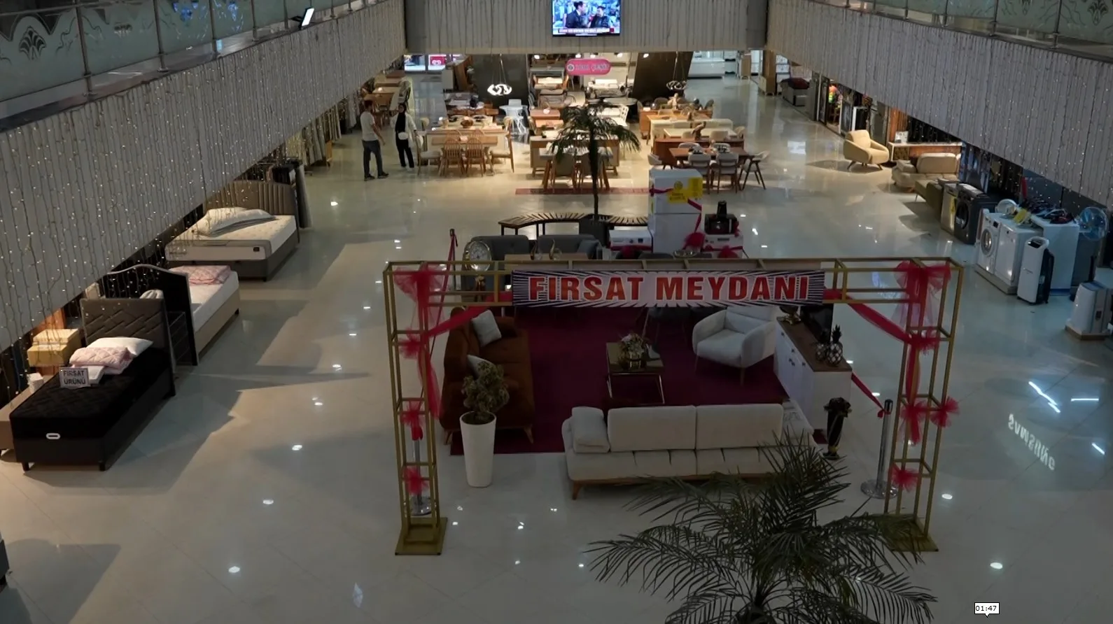 İstanbul Bayrampaşa’da Mobilyacılar Çarşısı esnafı, Gazze’de yaşanan insanlık dramına duyarsız