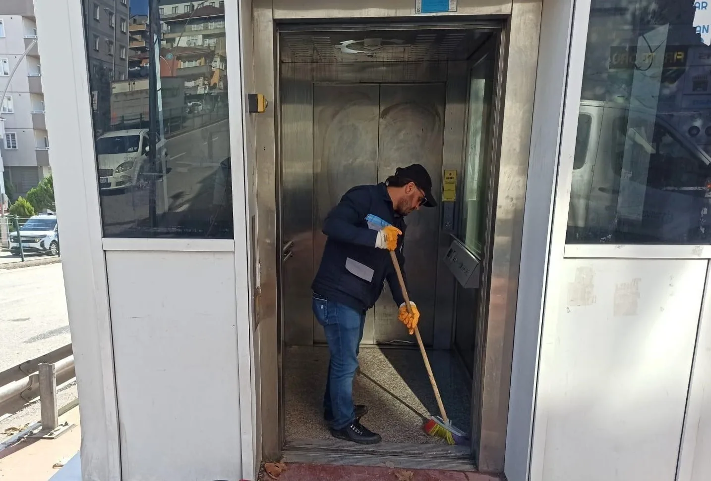 Gebze’de vatandaşların daha sağlıklı ve konforlu ulaşım sağlaması amacıyla üst