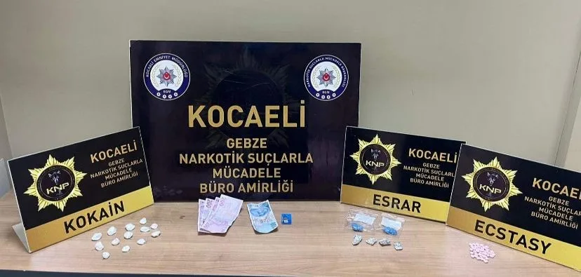 Kocaeli İl Emniyet Müdürlüğü ekiplerince Gebze ilçesinde düzenlenen operasyonda 3
