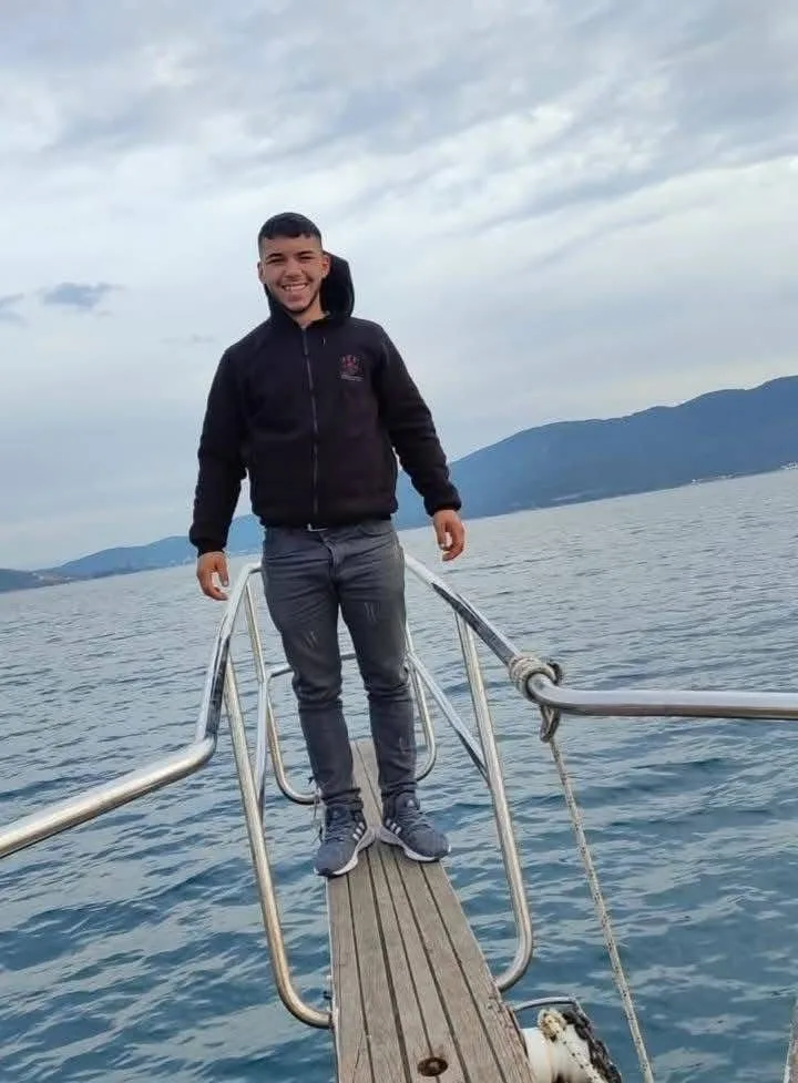 DENİZLİ (İHA) Denizli’de gece saatlerinde sürücüsünün direksiyon hakimiyetini kaybetmesi sonucu