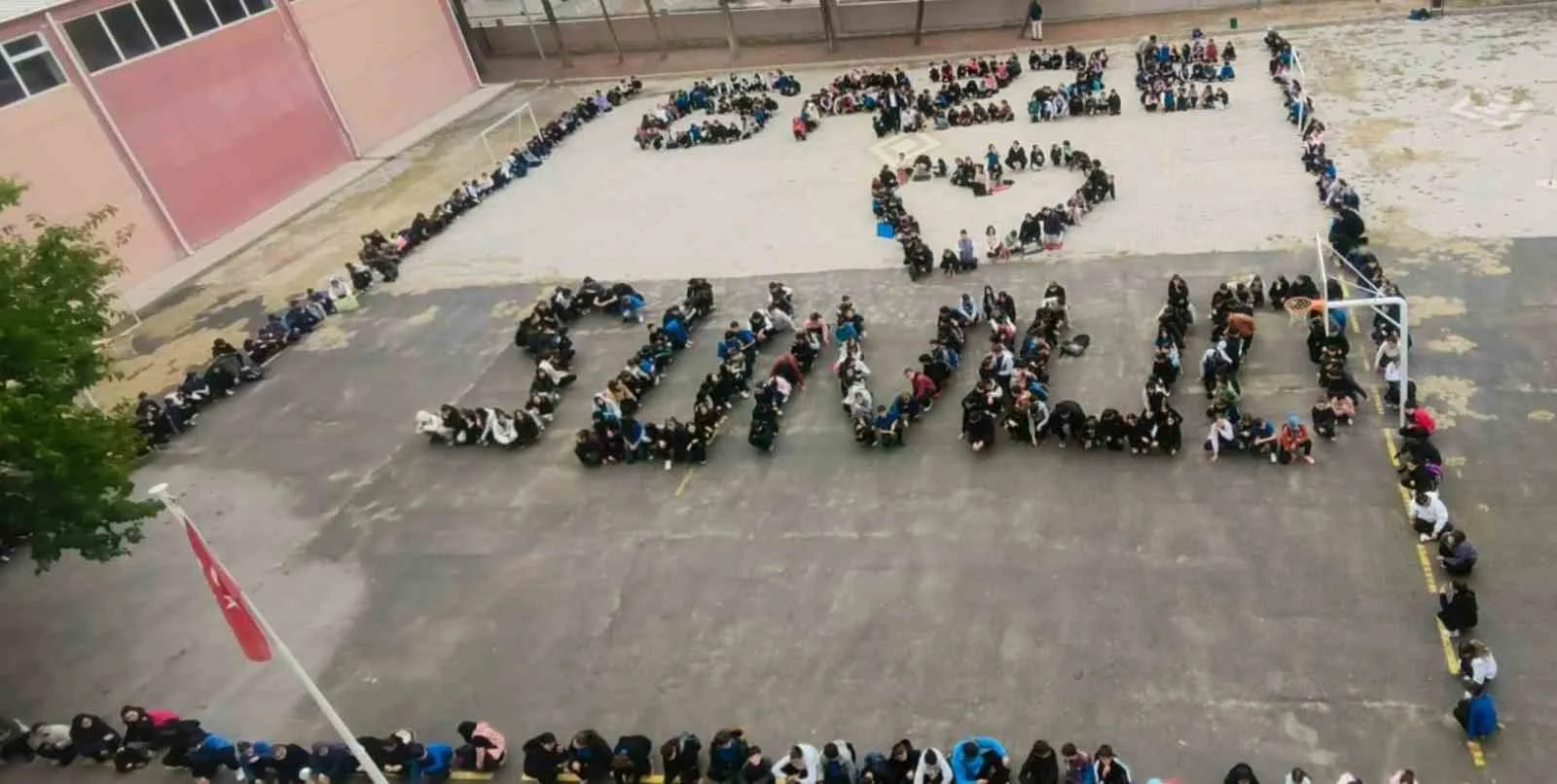 Gediz İlçe Milli Eğitim Müdürlüğü, zorlu bir insani krizden geçen