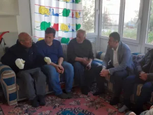 Kütahya’nın Gediz ilçesinde çıkan yangın sonrası iki katlı ahşap bir