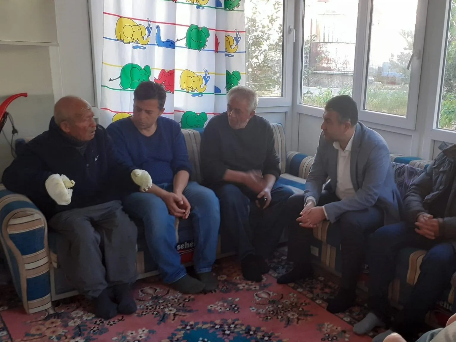 Kütahya’nın Gediz ilçesinde çıkan yangın sonrası iki katlı ahşap bir