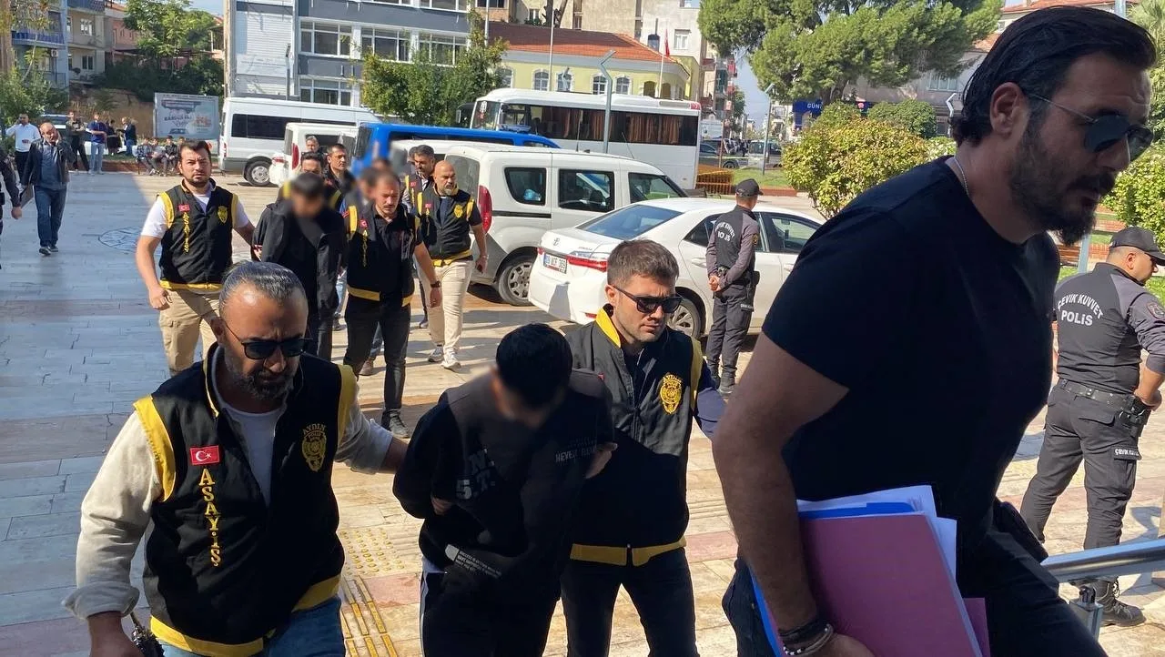 Aydın’ın Efeler ilçesinde A.G., kız arkadaşının abisi ve kuzenleri tarafından