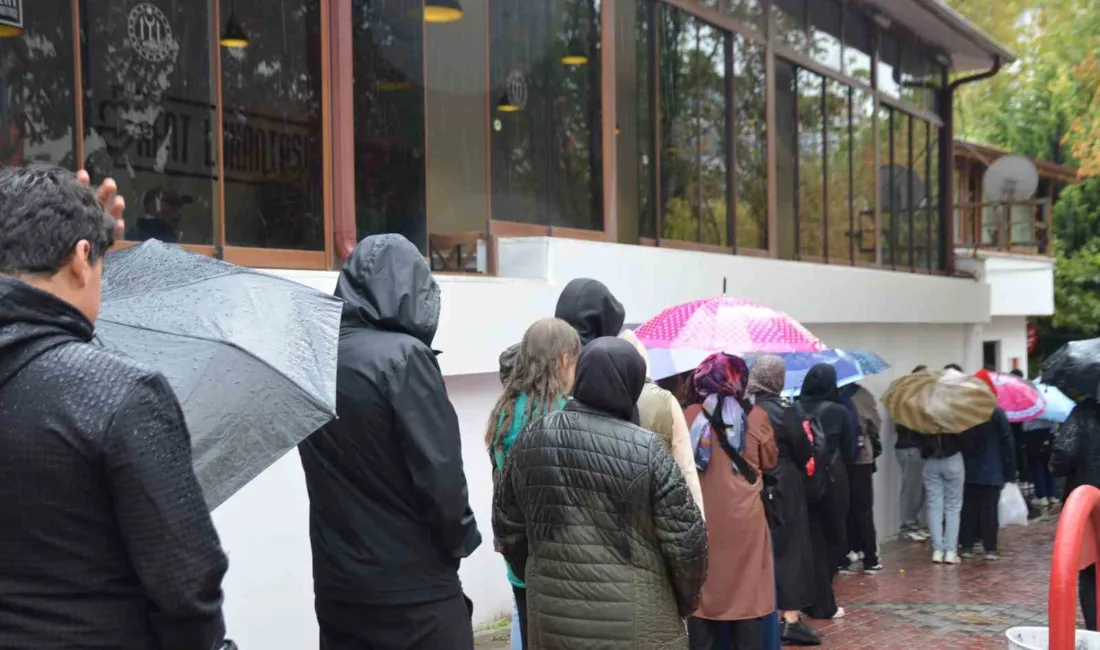 Bilecik’te 2025-2026 Akademik Yılı’nın bugün başlamasıyla birlikte öğrencilerin ’Bilkart’ sırasında