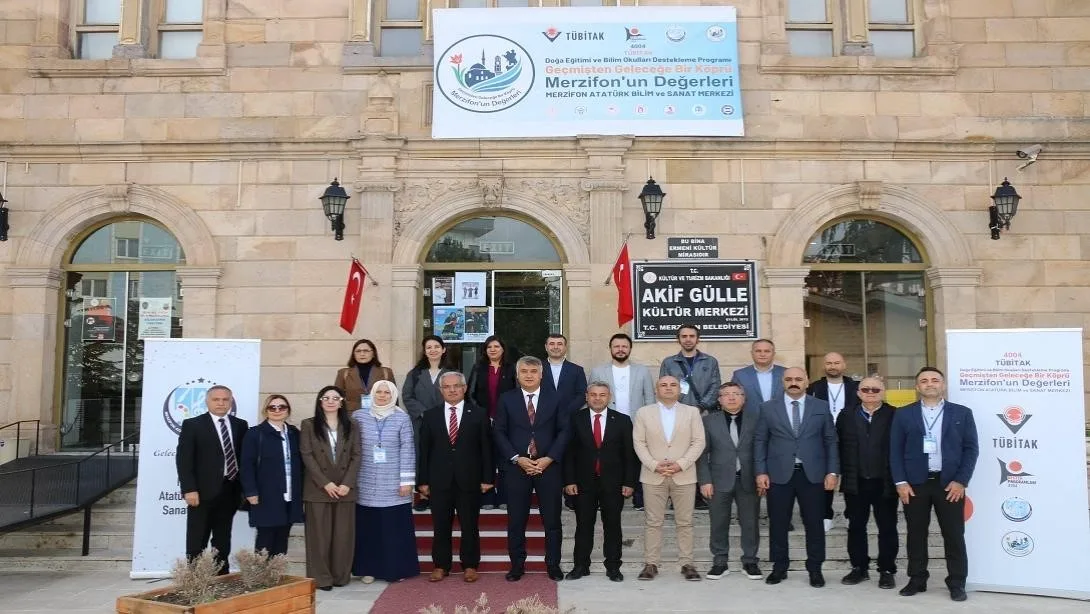Amasya’nın Merzifon ilçesinde “Geçmişten geleceğe bir köprü: Merzifon’un değerleri” adlı