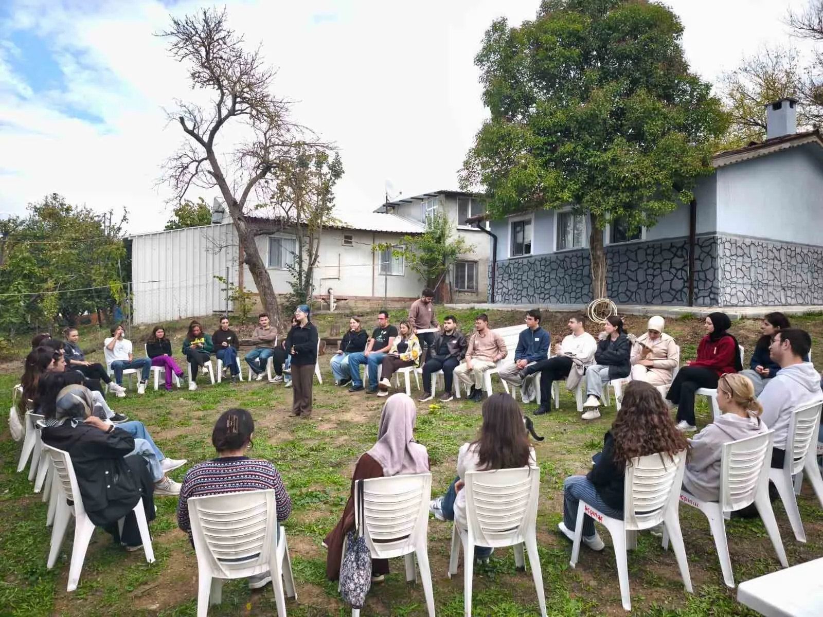 Nilüfer’in Üçpınar Mahallesi’nde düzenlenen etkinlikte bir araya gelen gençler; hem