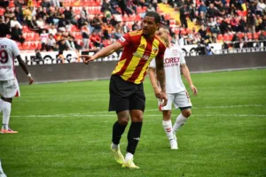 Süper Lig ekiplerinden Kayserispor’un Rus oyuncusu German Onugkha, Samsunspor maçında