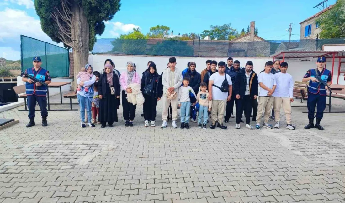 Aydın’ın Didim ilçesi açıklarında Yunanistan tarafından geri itilen 32 düzensiz