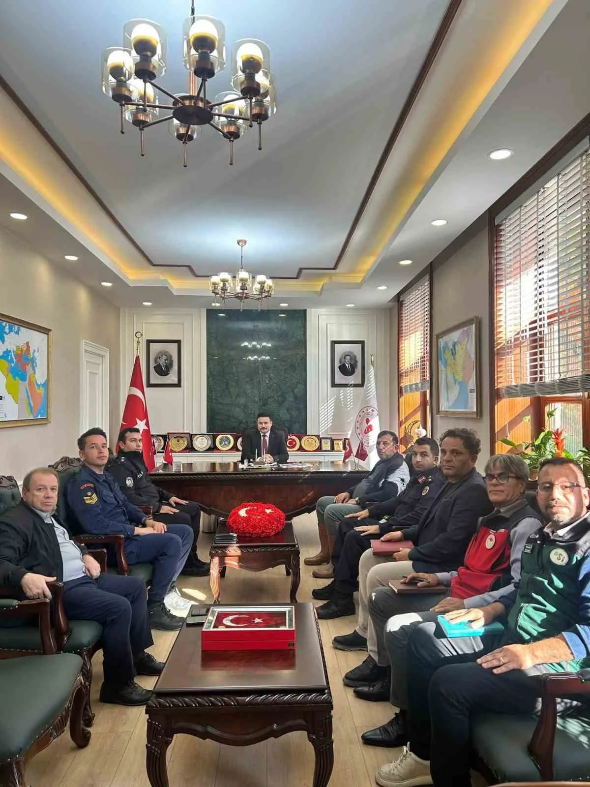 Çanakkale’nin Gökçeada ilçesinde gece boyu etkili olan kuvvetli sağanak yağış,