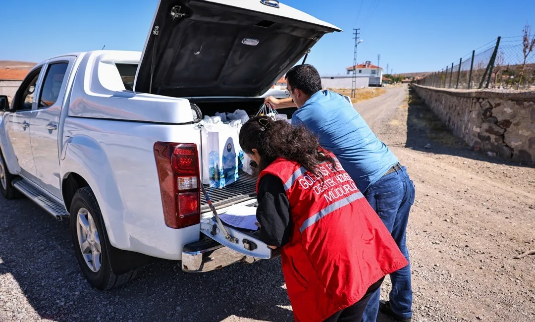 Gölbaşı Belediyesi, ihtiyaç sahibi ailelerin çocuklarına destek olmak amacıyla 850