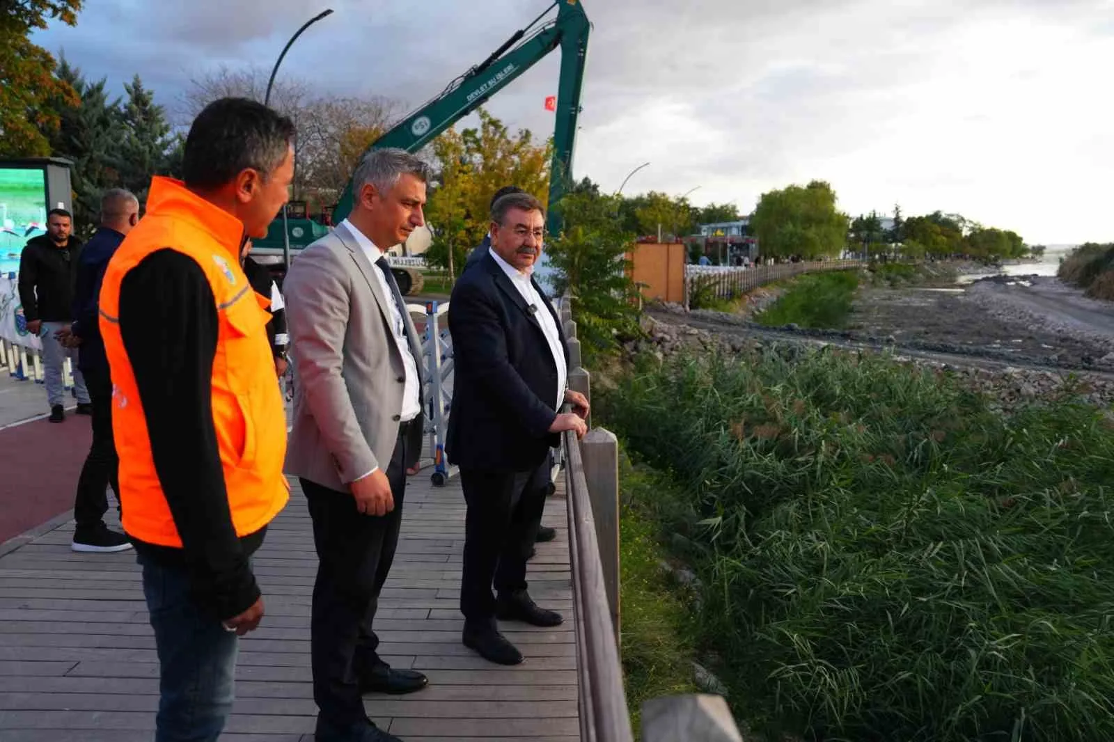 Gölbaşı Belediyesi, Mogan Gölü’ne nefes aldıracak 2. Etap temizlik çalışmalarına