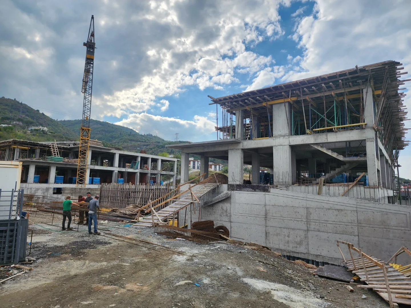 Gölcük’te yeniden inşa edilen iki okul, kasım ara tatilinde öğrencilerini