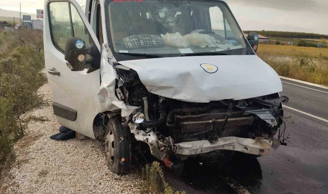 Balıkesir’in Gönen ilçesinde öğrenci servisi ile otomobilin çarpışması sonucu 2