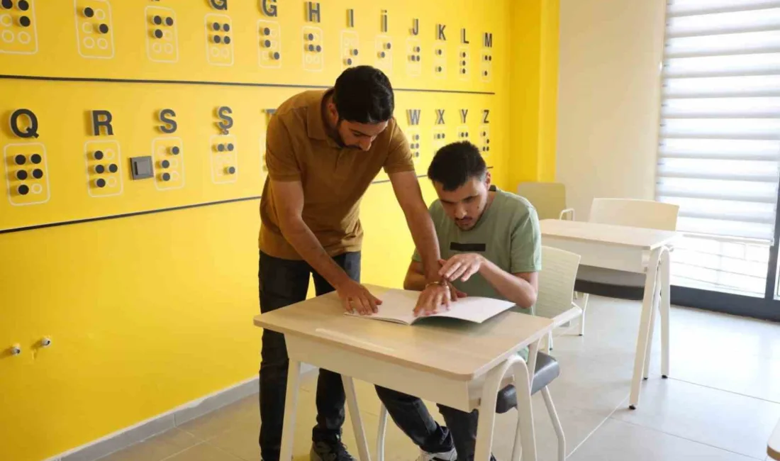 Kocaeli’de görme engelli eğitmen Sinan Avcı, kendi tecrübelerinden yola çıkarak