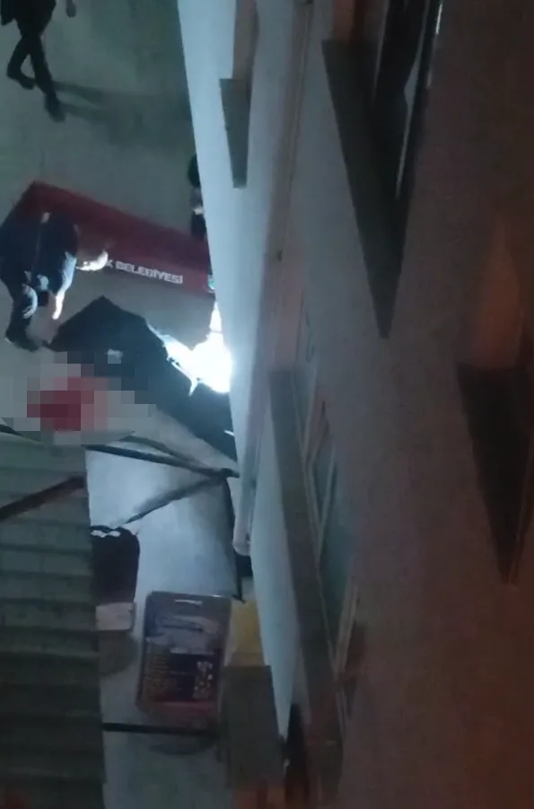 Yalova’nın Çınarcık ilçesinde 5. kattaki evinin penceresinden kızı ve kızının