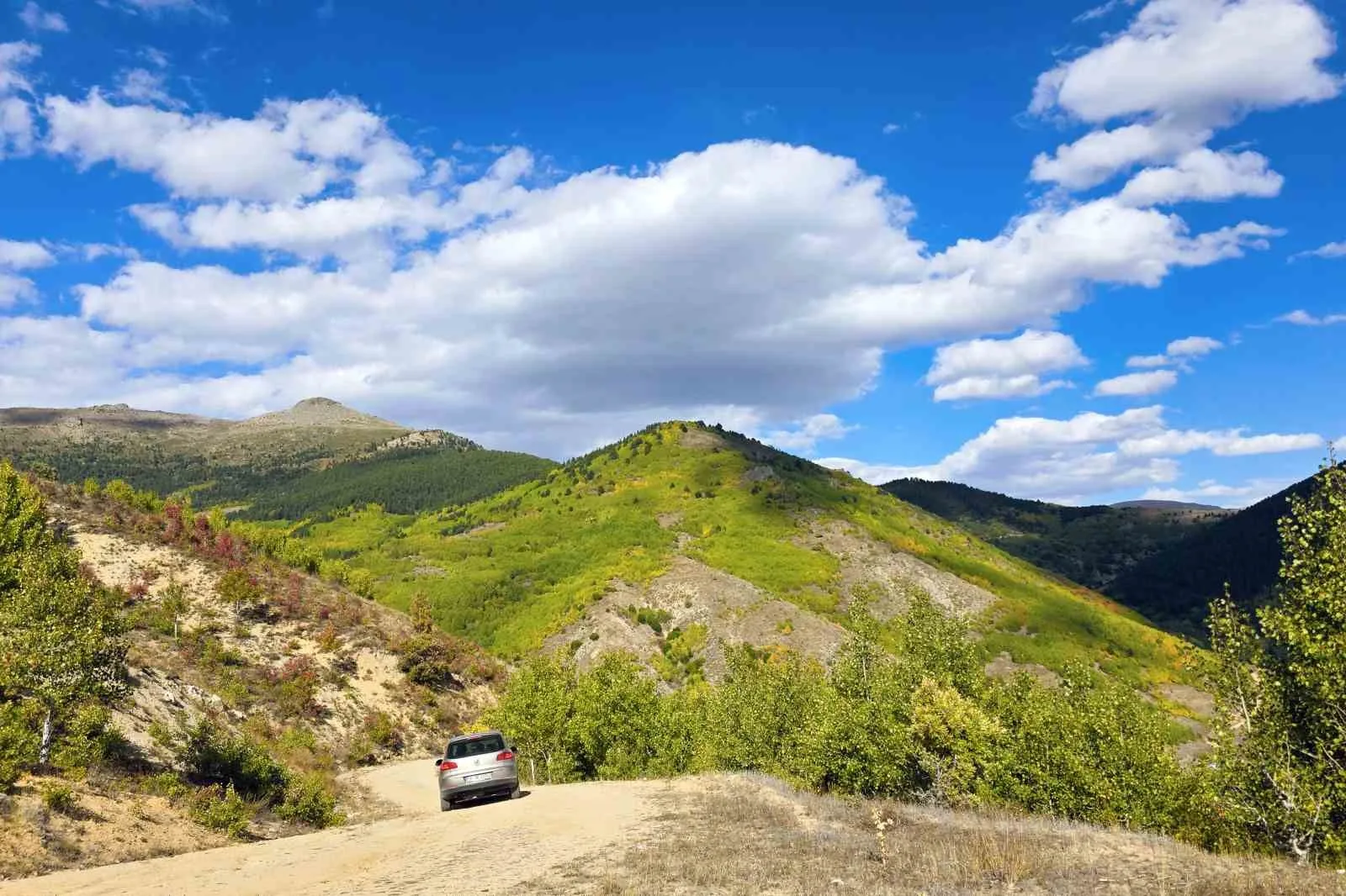 Sonbahar mevsiminin Türkiye’de en güzel yaşandığı şehirlerden biri olan Gümüşhane’de