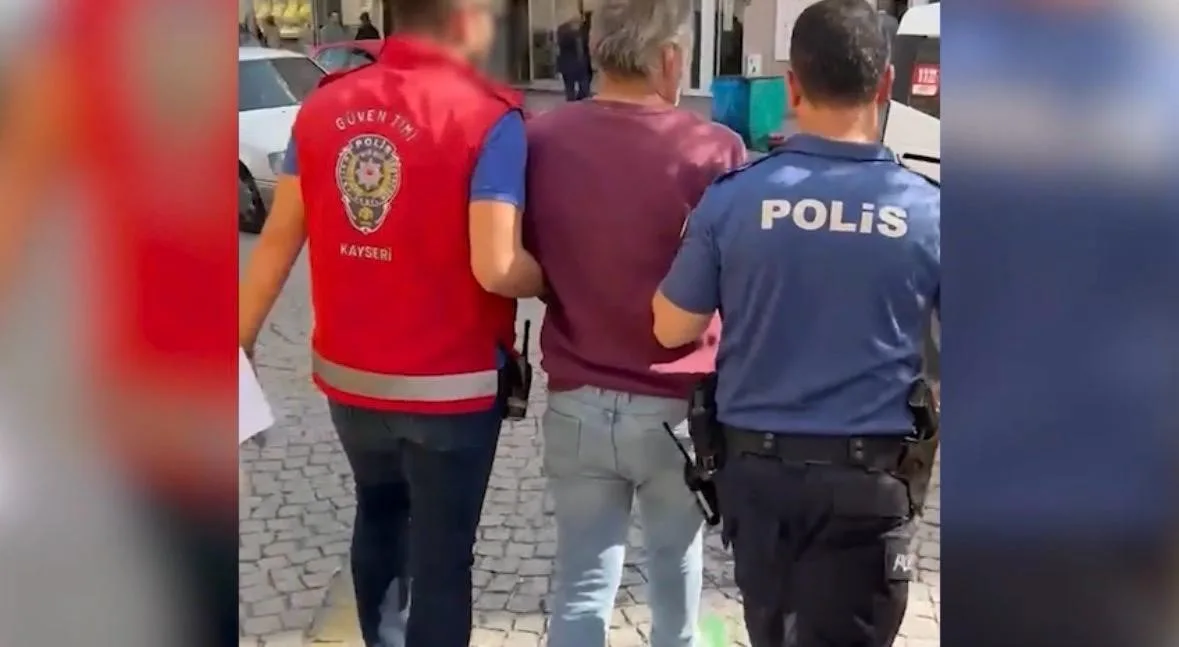 Kayseri’de polis ekipleri tarafından yapılan yaya devriyesinde ‘uyuşturucu veya uyarıcı