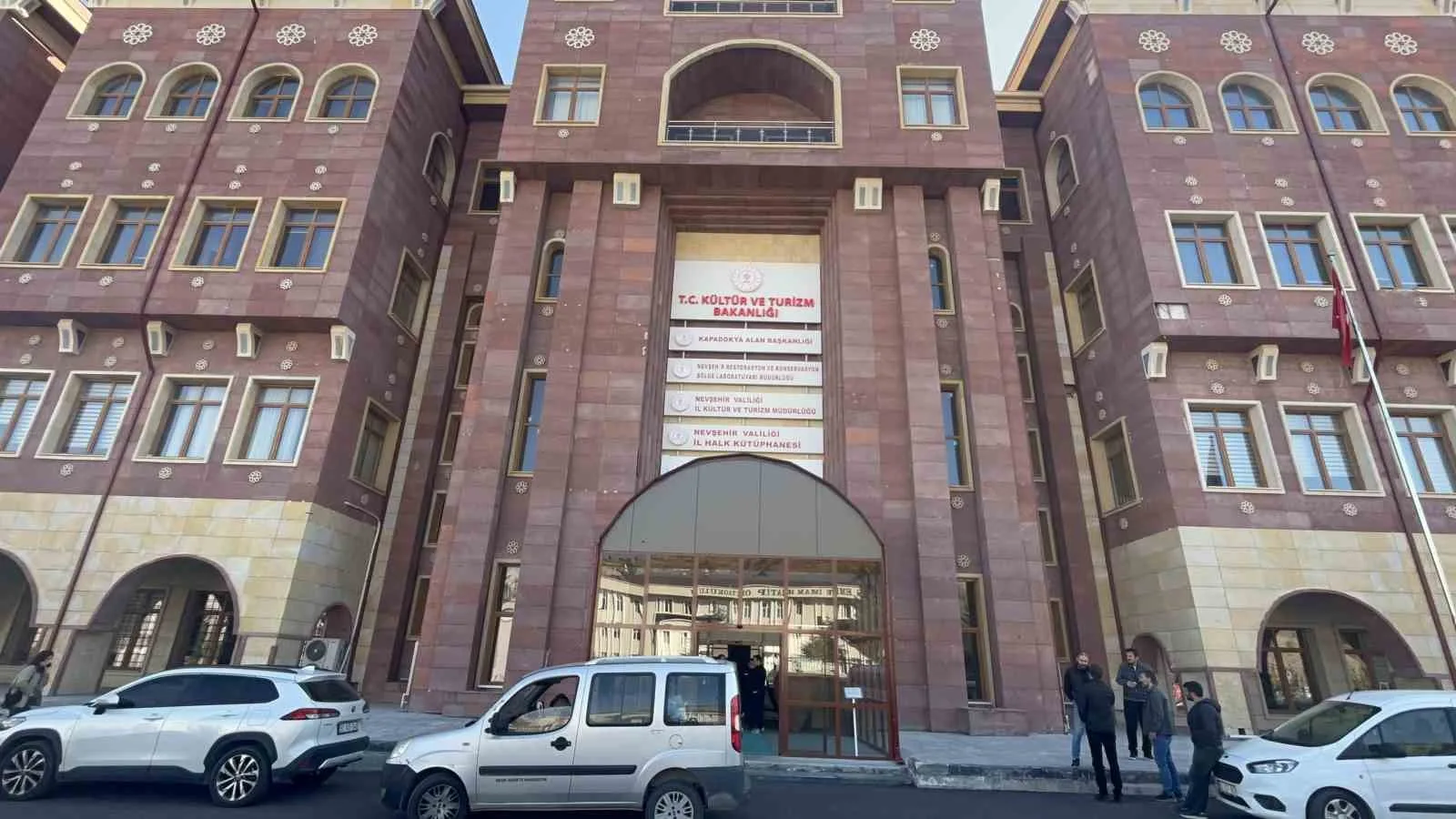 Nevşehir Restorasyon ve Konservasyon Bölge Laboratuvarında güvenlik görevlisi olarak çalışan