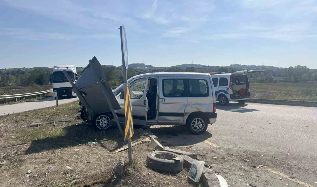 Sakarya’nın Kaynarca ilçesi D-014 kara yolunda hafif ticari araç ile