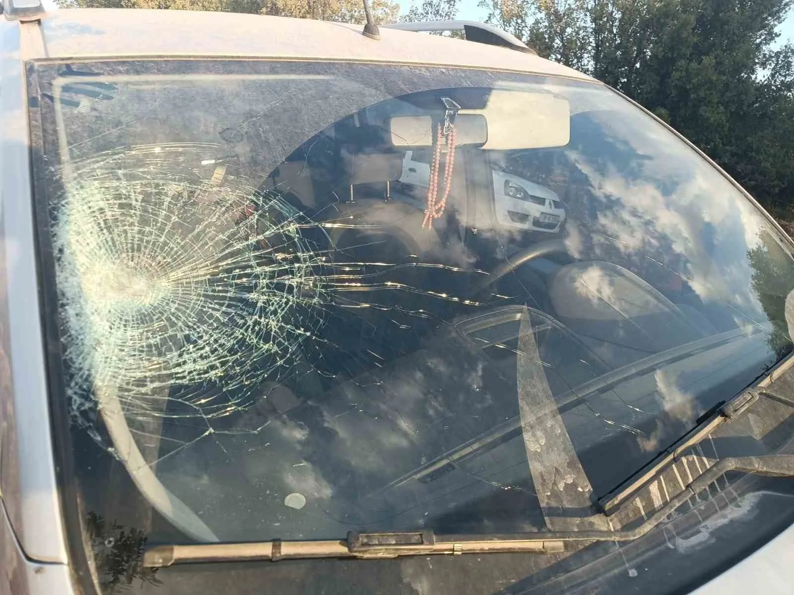 Adıyaman’ın Gölbaşı ilçesinde hafif ticari aracın çarptığı yaya yaralandı. Edinilen