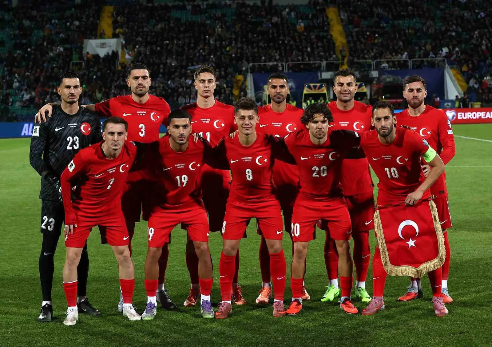 A Milli Futbol Takımı Kaptanı Hakan Çalhanoğlu, Bulgaristan maçında forma