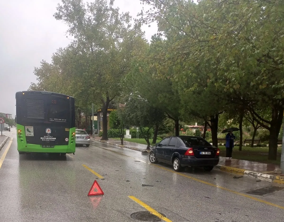 DENİZLİ (İHA) – Denizli’de büyükşehir belediyesine ait halk otobüslerinden birisi