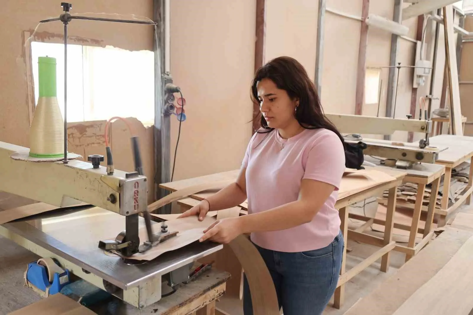 Hatay Büyükşehir Belediyesi, kamu kurumlarıyla iş birliği içerisinde mobilyacılık sektörüne