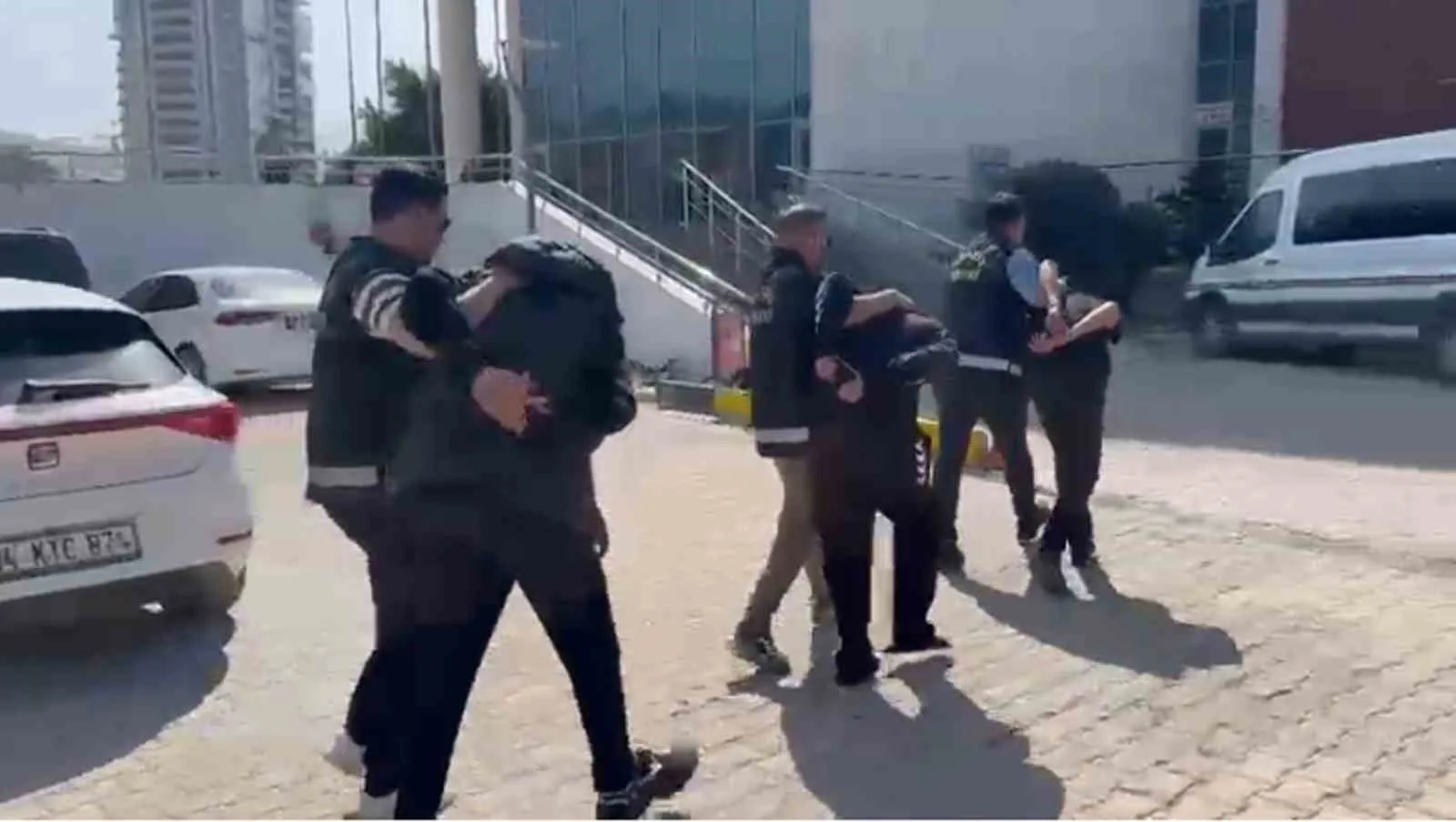 Hatay’ın İskenderun ilçesinde meydana gelen kasten öldürme olayının failleri olarak