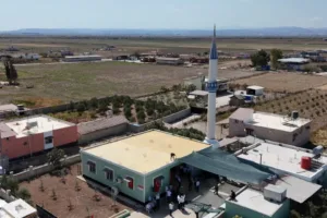 Hatay’da depremin ardından inşa edilen 104. cami olan Karabatak Mahallesi