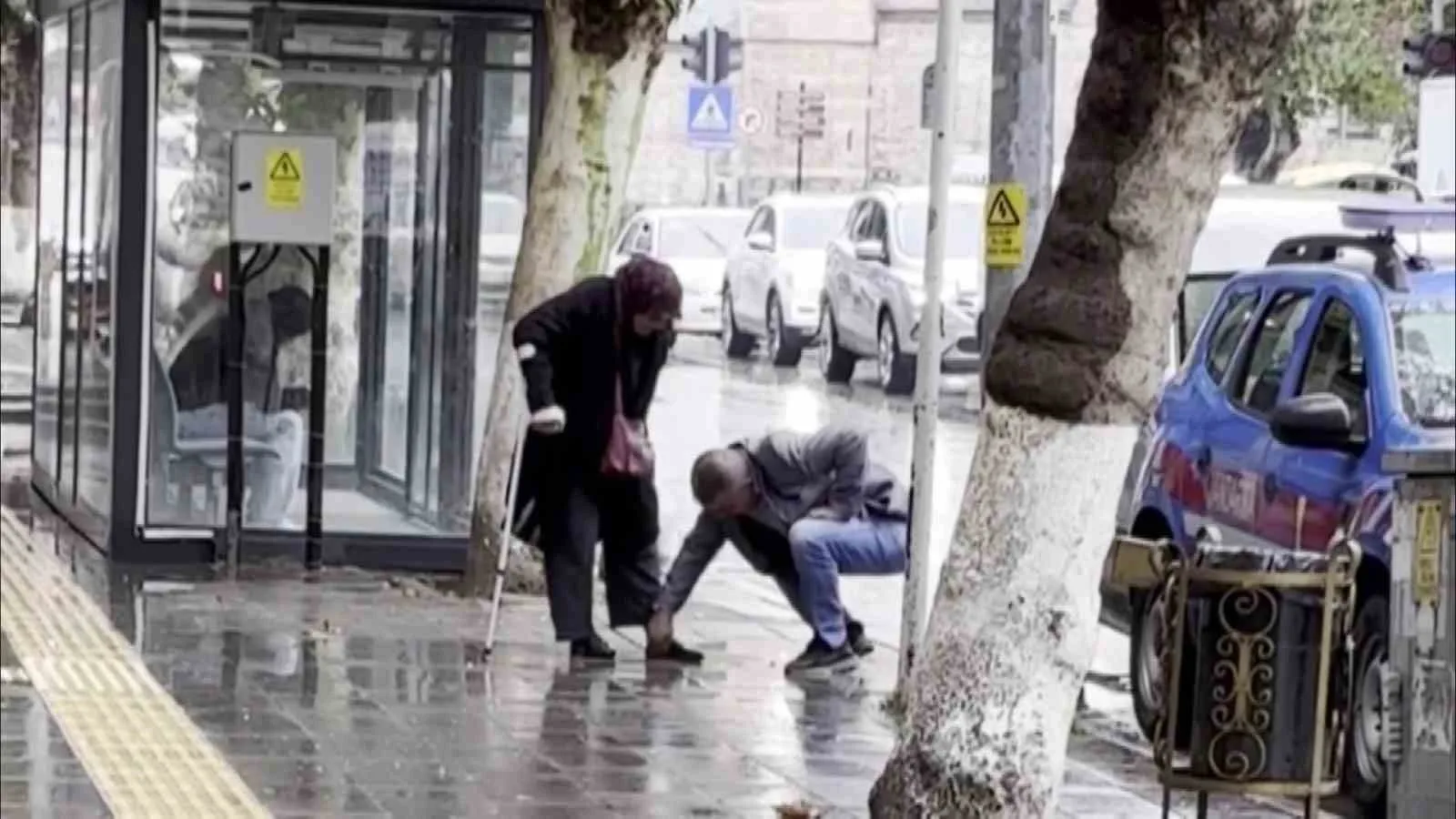 Amasya’da bir evladın annesine gösterdiği örnek davranış yürekleri ısıttı. Mezarlık