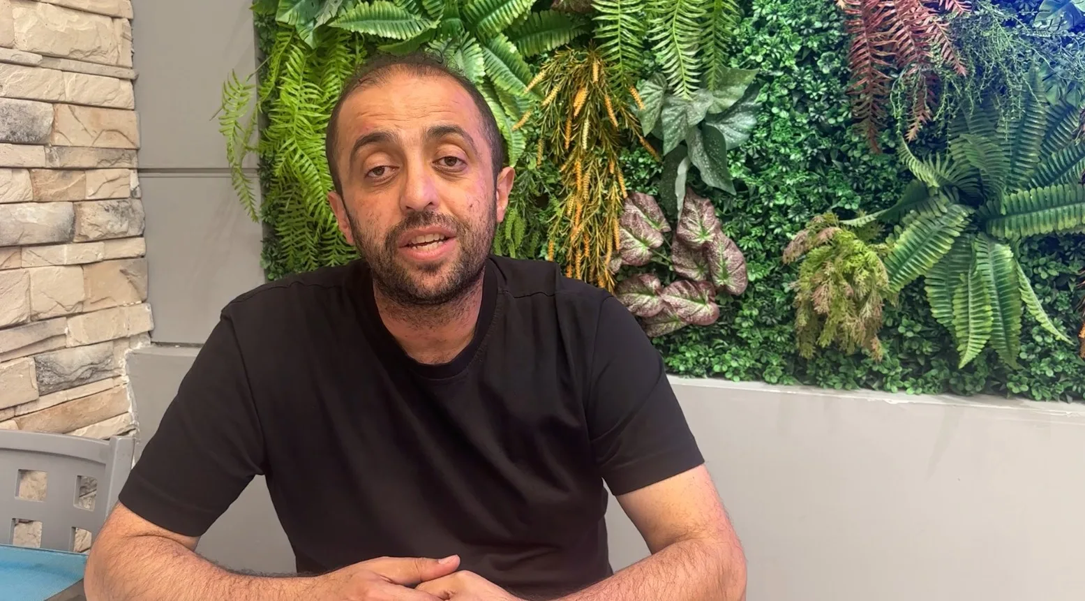 Çankırı’da hediyelik eşya ve tuz ürünleri satan dükkana girmekten çekinen