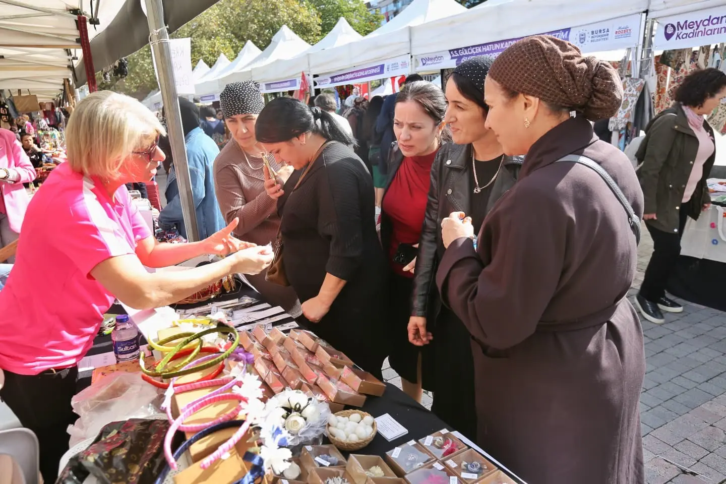 Bursa Büyükşehir Belediyesi’nin kadın emeğini desteklemek amacıyla hayata geçirdiği “Meydan
