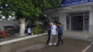 Adana’da hırsızlık, uyuşturucu kullanmak ve polise direnmek gibi suçlardan toplam