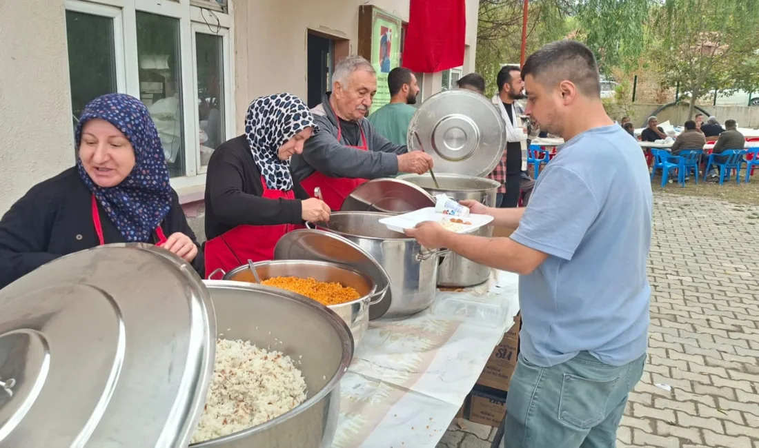 Kütahya’nın Hisarcık ilçesine bağlı Yukarı Yoncaağaç köyünde geleneksel 13’üncü hayır
