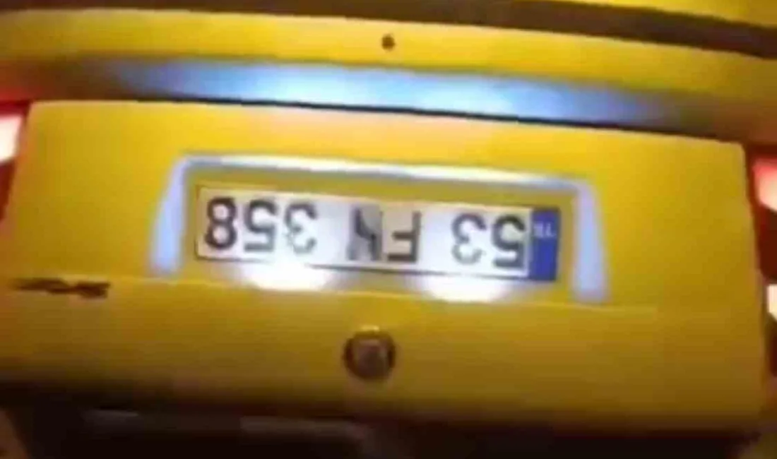 Iğdır-Tuzluca karayolunda kontrolden çıkan otomobilin refüje çarpıp ters döndüğü kazada