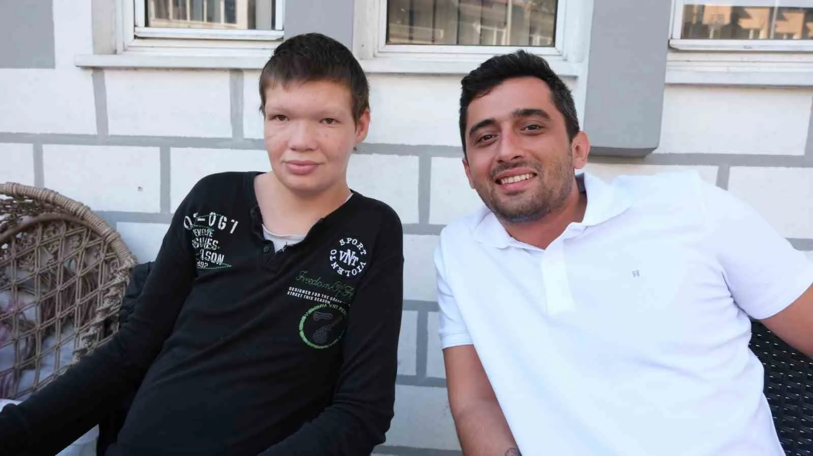 Zonguldak’ın Çaycuma ilçesinde yaşayan 56 yaşındaki kadın, el emeklerini ördüğü