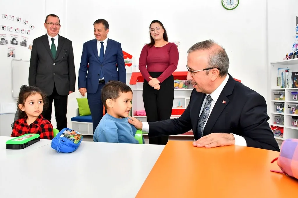 Eskişehir’de Kutipoğlu Anaokulu’nu ziyaret eden İl Milli Eğitim Müdürü Sinan