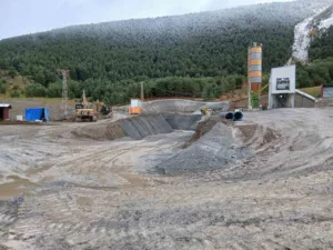 Ardahan’ın Posof ilçesinde Ilgar Dağı tünelinde çalışmalara devam ediliyor. Ardahan-Posof