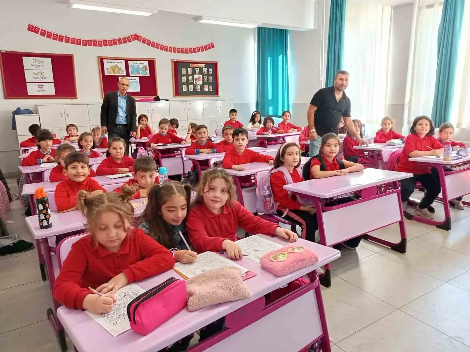 Kütahya’da bulunan Atatürk İlkokulu’nda okuyan 160 öğrenciye etüt ve düzü