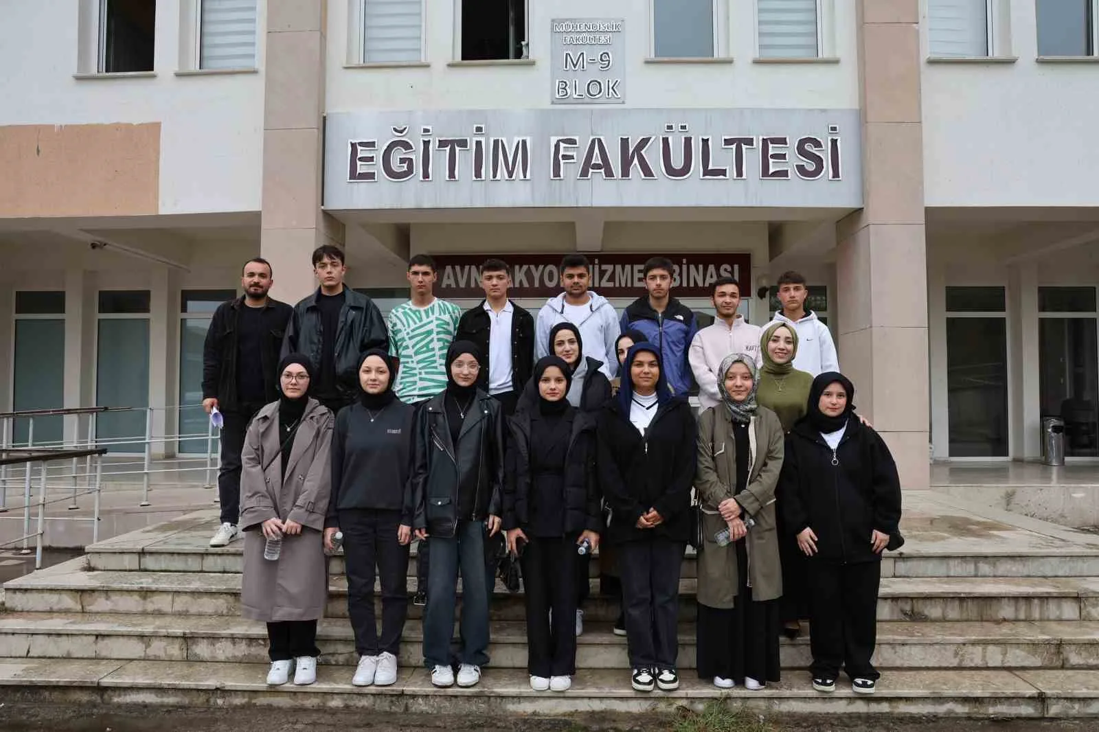 Düzce Üniversitesi, liseli öğrencilerin üniversite hayatını daha yakından tanımaları ve