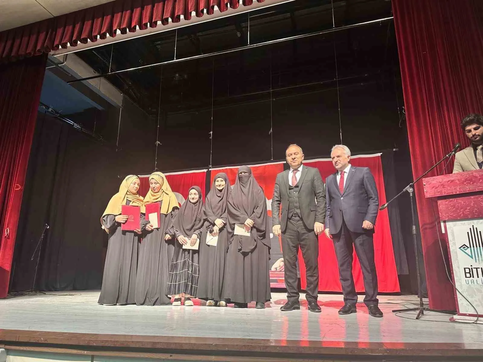 Bitlis’te İmam Hatip Okullarının kuruluş yıldönümü ve hafızlık belge töreni