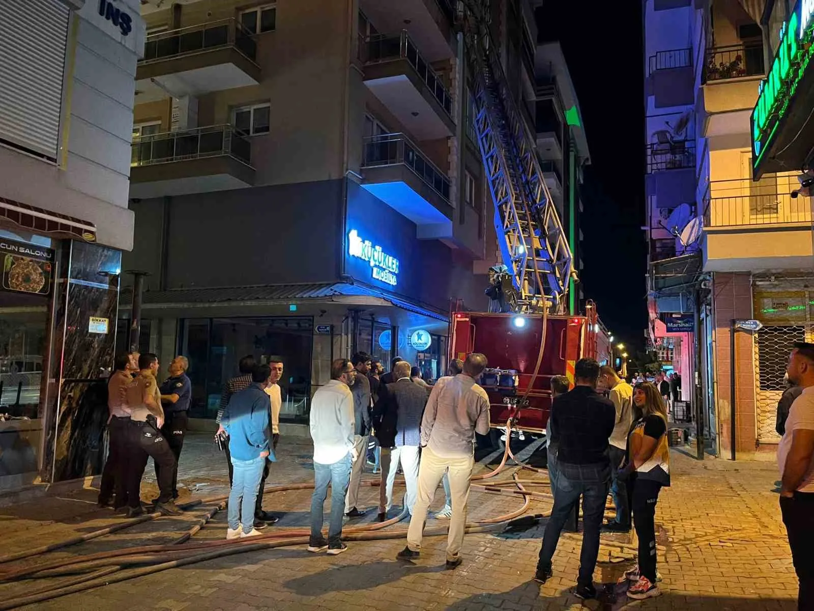 Aydın’ın İncirliova ilçesi Cumhuriyet Mahallesi’nde bulunan 6 katlı bir apartmanın