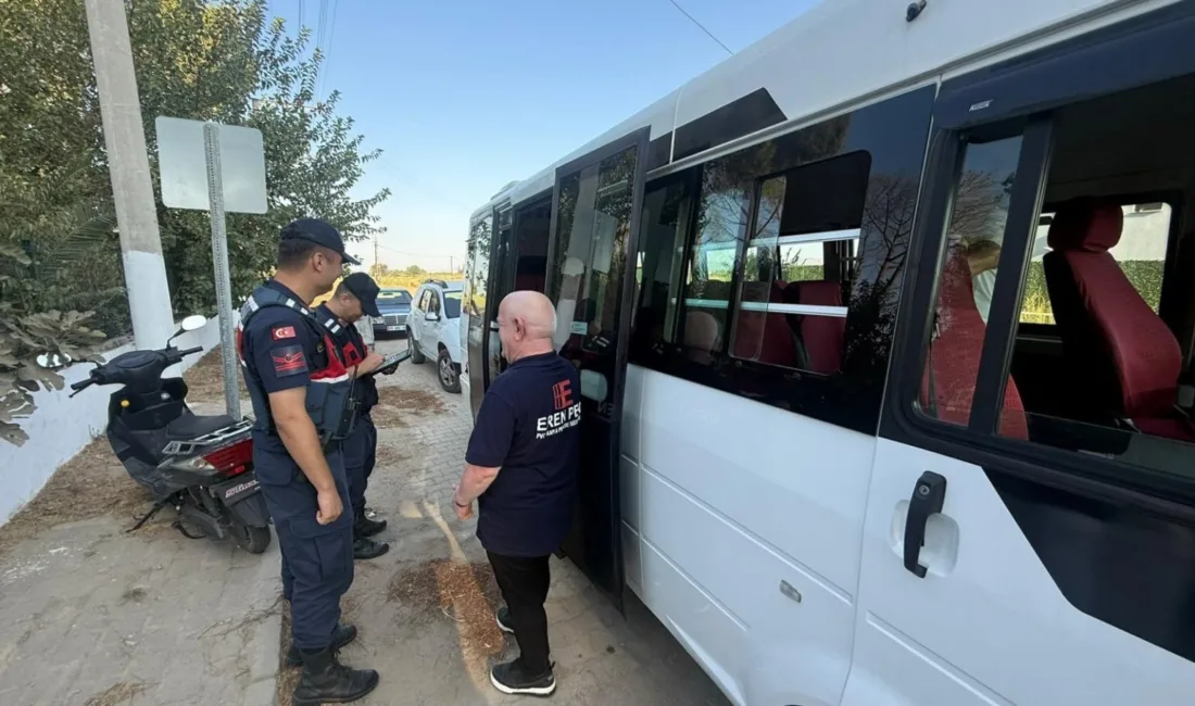Aydın’ın İncirliova ilçesinde jandarma ekipleri tarafından okul servis araçlarına yönelik
