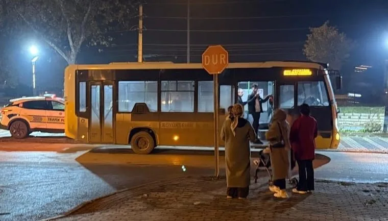 Bursa’nın İnegöl ilçesinde meydana gelen kazada özel halk otobüsünün çarpıp