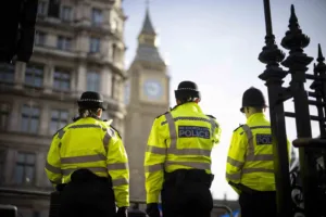İngiltere’nin başkenti Londra’da polis, acil durum çağrılarına müdahalelerde dronların kullanılmasına