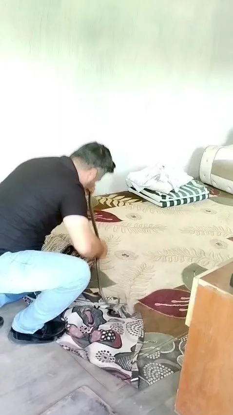 Hatay’da ‘Yılancı Kemal’ olarak tanınan Kemal Başer, insanların gördükten sonra