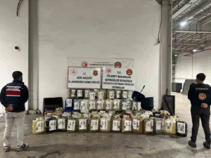 Ağrı’da düzenlenen uyuşturucu operasyonunda 1 ton 167 kilogram sıvı metamfetamin