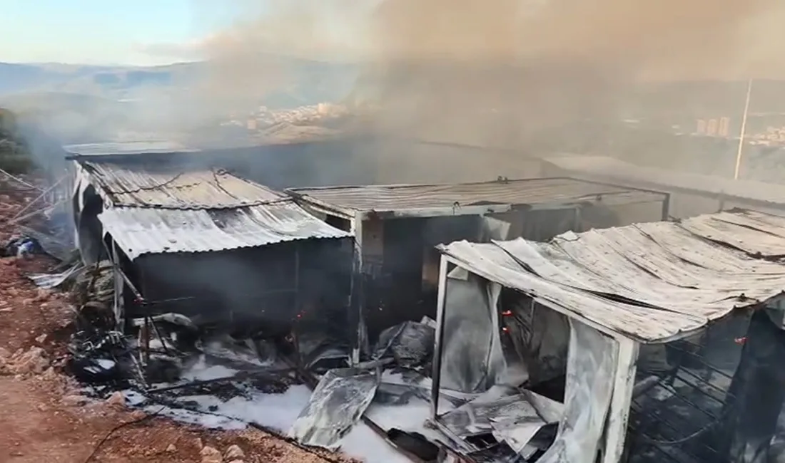 Bilecik’te 40 işçinin kaldığı konteynerlerde çıkan yangın paniğe neden olurken