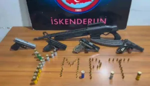 Hatay’ın İskenderun ilçesinde yapılan asayiş uygulamasında 4 adet ruhsatsız tabanca,